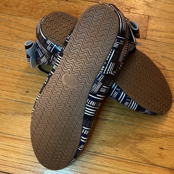 NWOT Never worn Blue-line Bow Back Flats Monkey Feet - Picture 3 of 3